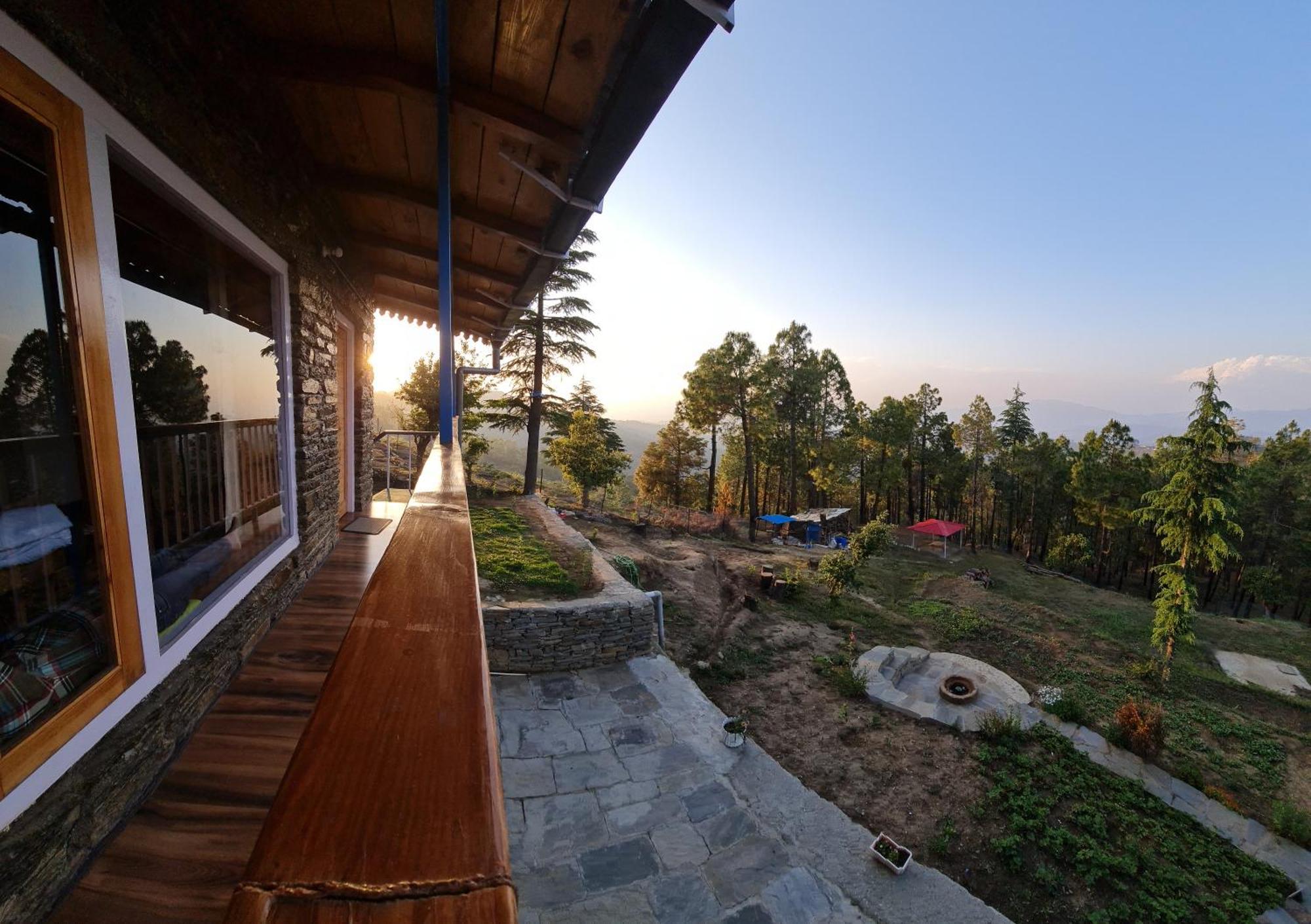 The Roots Homestay Алмора Екстериор снимка