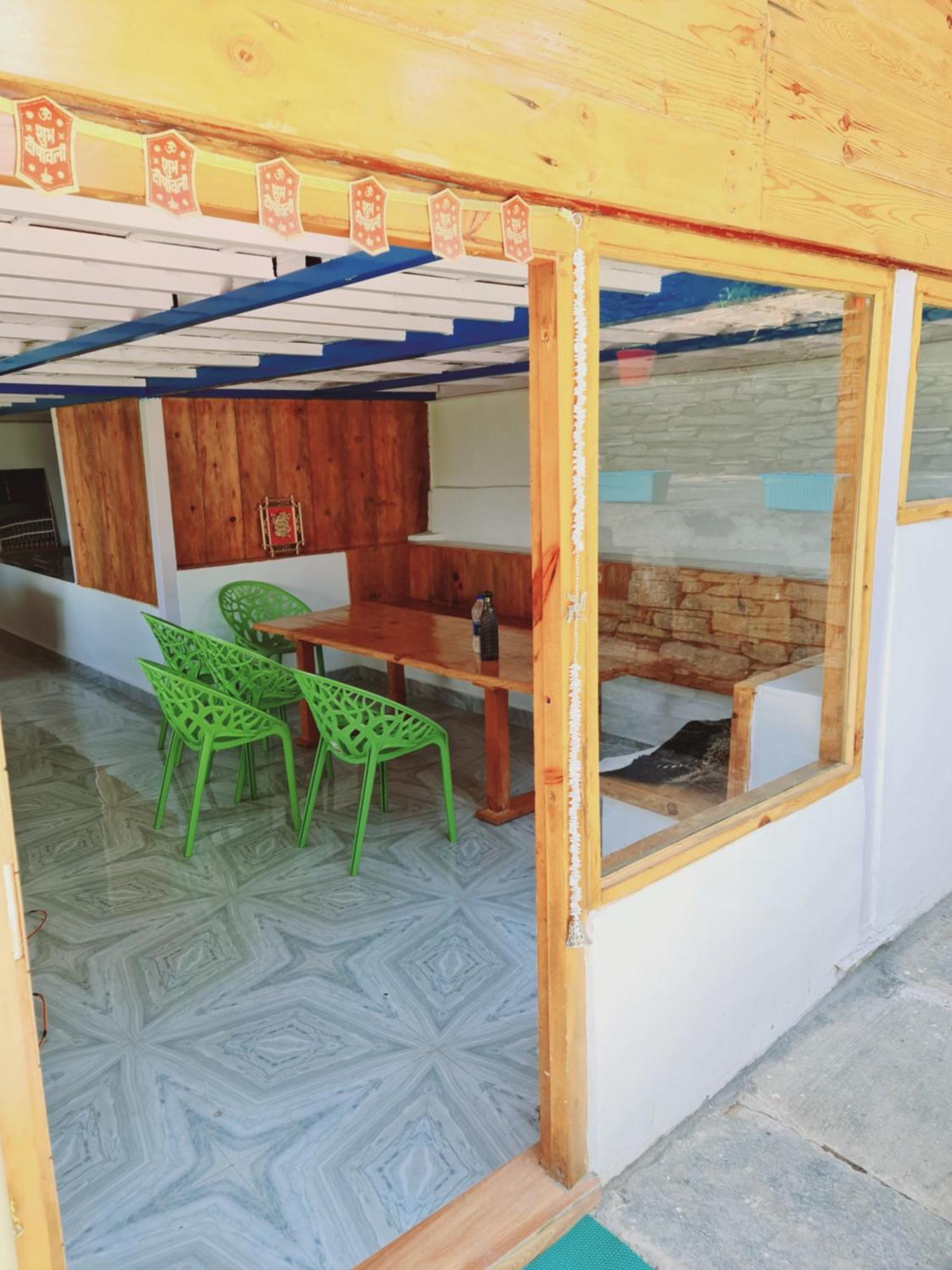 The Roots Homestay Алмора Екстериор снимка