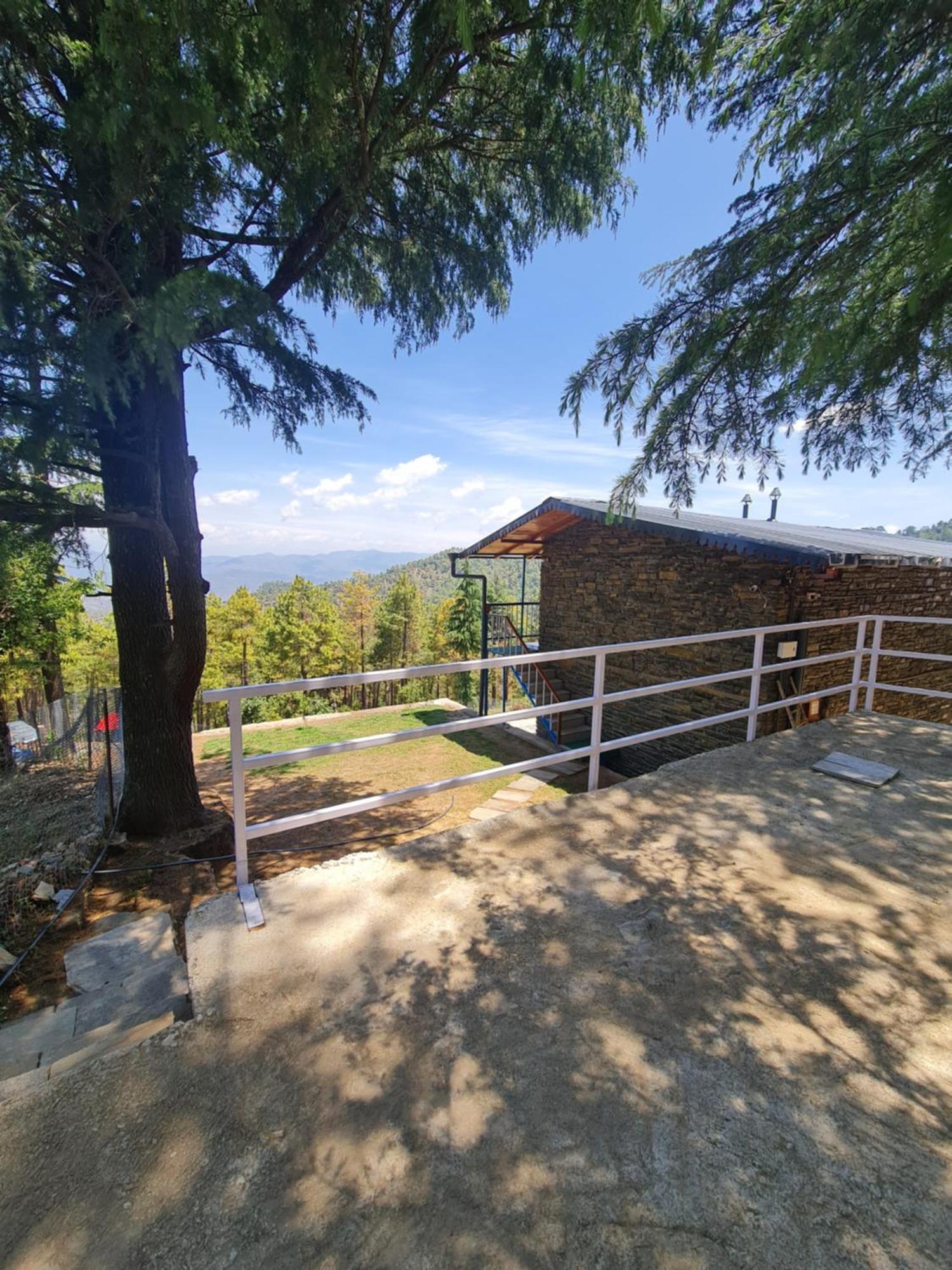 The Roots Homestay Алмора Екстериор снимка