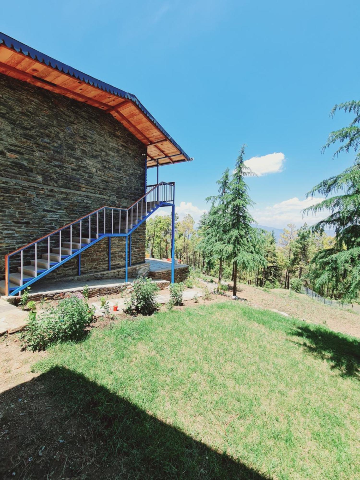 The Roots Homestay Алмора Екстериор снимка